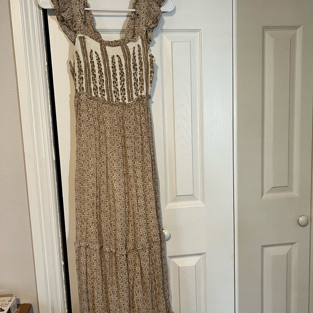 Mid brownish dress